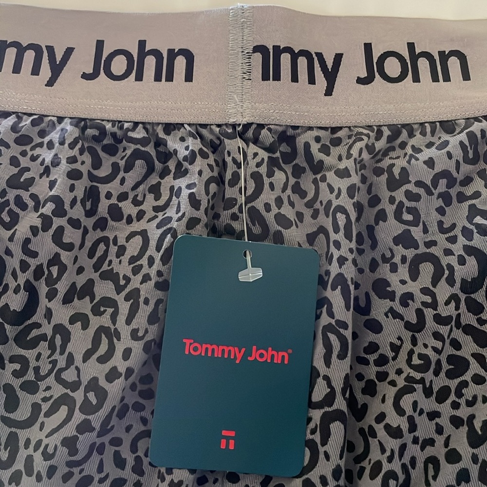 Tommy John Women's Grey Leopard Print Sleep Pants - Picture 3 of 6